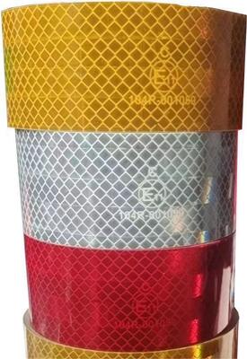 5 cm * 50 m RTLITE metallisierter, superklebender ECE 104R-Sicherheitswarnaufkleber, reflektierendes Klebeband für schwere Lkw