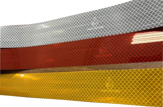 Verkehrssicherheit, reflektierendes Material, Fahrzeugaufkleber, ECE 104R, reflektierende Bänder für schwere Lkw
