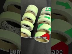 Uhr: 1,24 m x 45,7 m große, rechteckige Vitrine aus PET/PVC-Material mit hoher Leuchtdichte, die im Dunkeln leuchtet